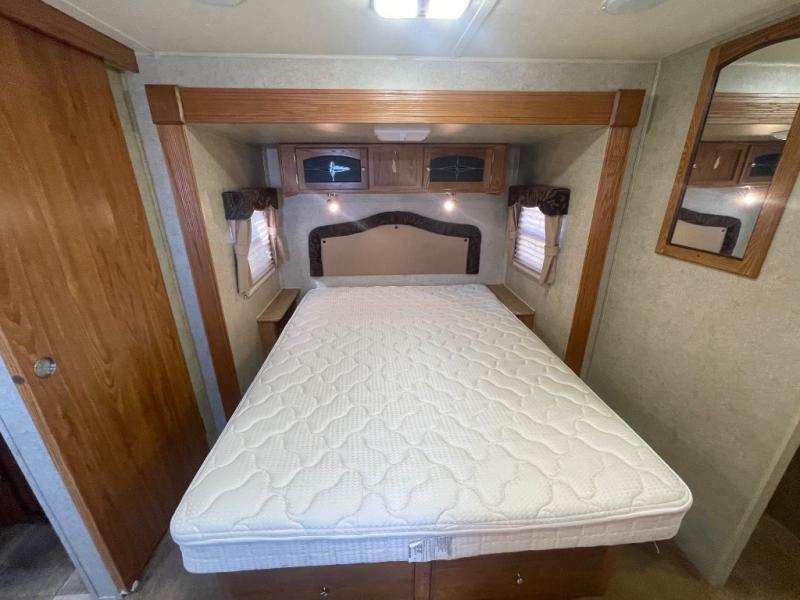 used Travel Trailers Forest River Rockwood Wind Jammer for sale, in Georgetown, TX Thumbnail 24