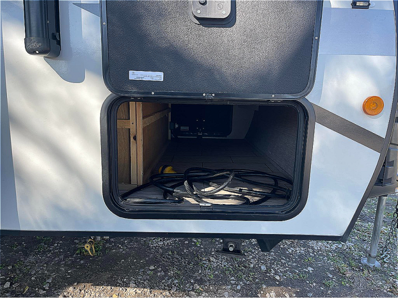 used Travel Trailers Winnebago Micro Minnie for sale, in Georgetown, TX Thumbnail 8