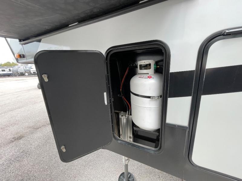 used Toy Haulers Heartland RV Cyclone for sale, in Georgetown, TX Thumbnail 10