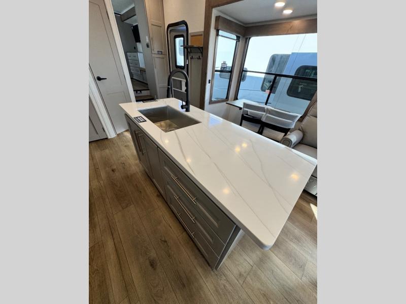 new Fifth Wheel Trailers Alliance RV Paradigm for sale, in Georgetown, TX Thumbnail 23