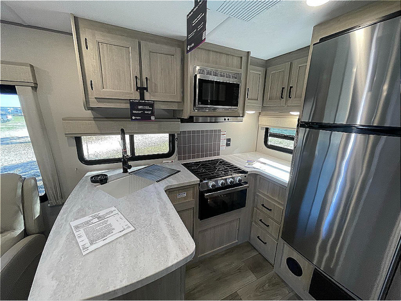 new Travel Trailers Coachmen Catalina Legacy Edition for sale, in Georgetown, TX Thumbnail 29
