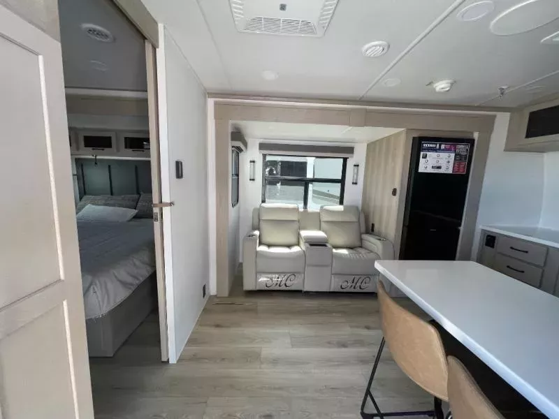 new Travel Trailers Forest River Rockwood Signature for sale, in Georgetown, TX Thumbnail 6