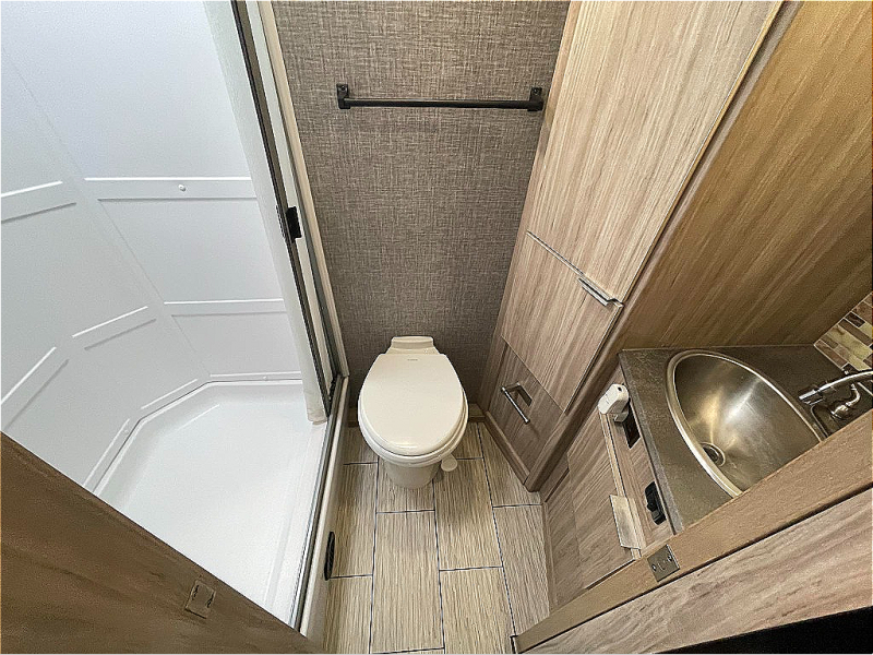 used Travel Trailers Winnebago Micro Minnie for sale, in Georgetown, TX Thumbnail 17