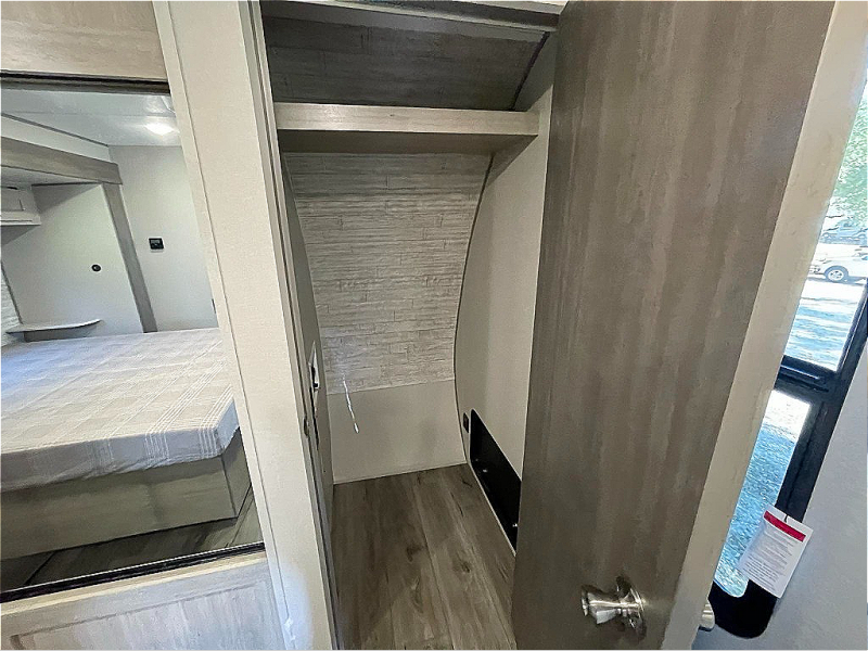 new Travel Trailers Coachmen Catalina Legacy Edition for sale, in Georgetown, TX Thumbnail 17