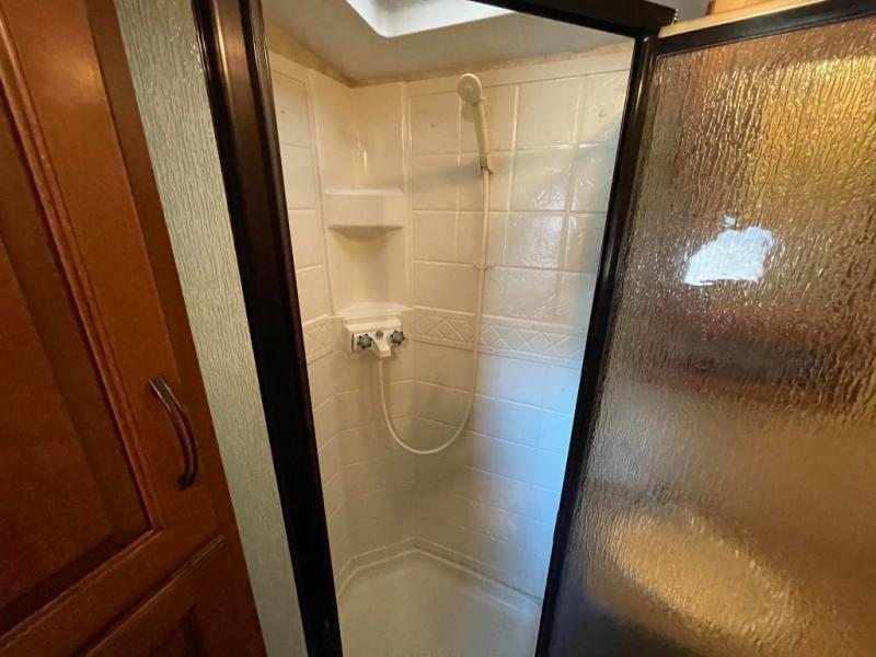 used Travel Trailers Keystone RV Premier Ultra Lite for sale, in Georgetown, TX Thumbnail 21