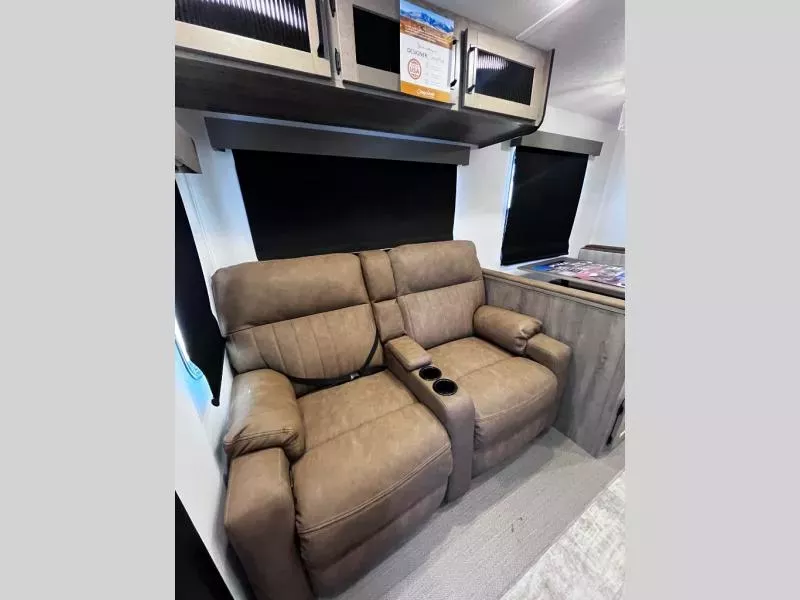new Travel Trailers Palomino Puma for sale, in Georgetown, TX Thumbnail 18