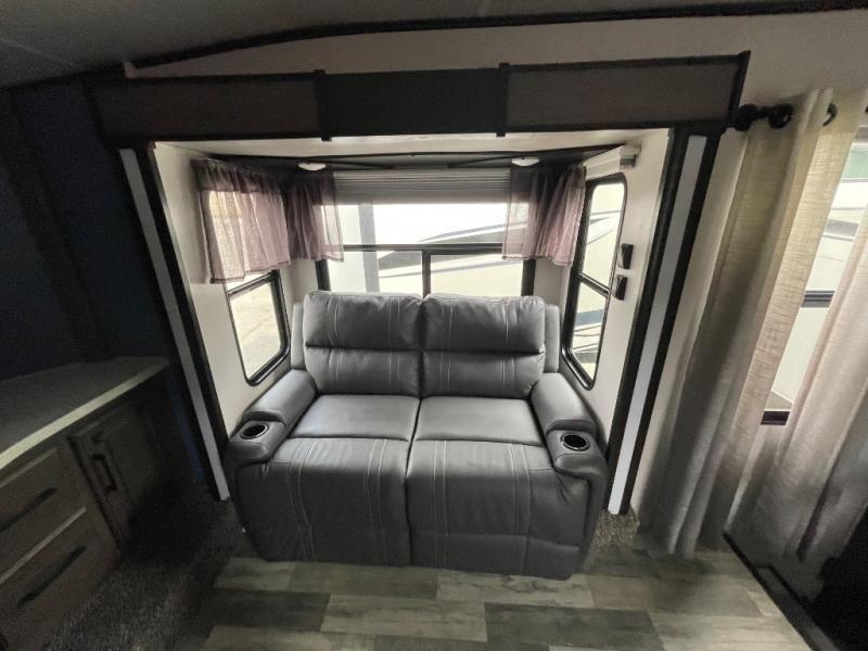 used Toy Haulers Heartland RV Cyclone for sale, in Georgetown, TX Thumbnail 29