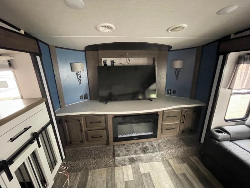 used Toy Haulers Heartland RV Cyclone for sale, in Georgetown, TX Thumbnail 30