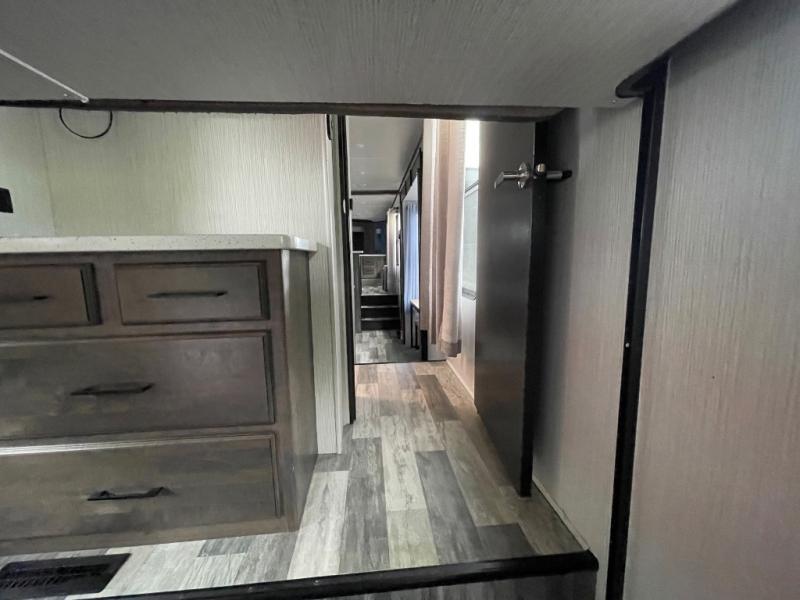 used Toy Haulers Heartland RV Cyclone for sale, in Georgetown, TX Thumbnail 19
