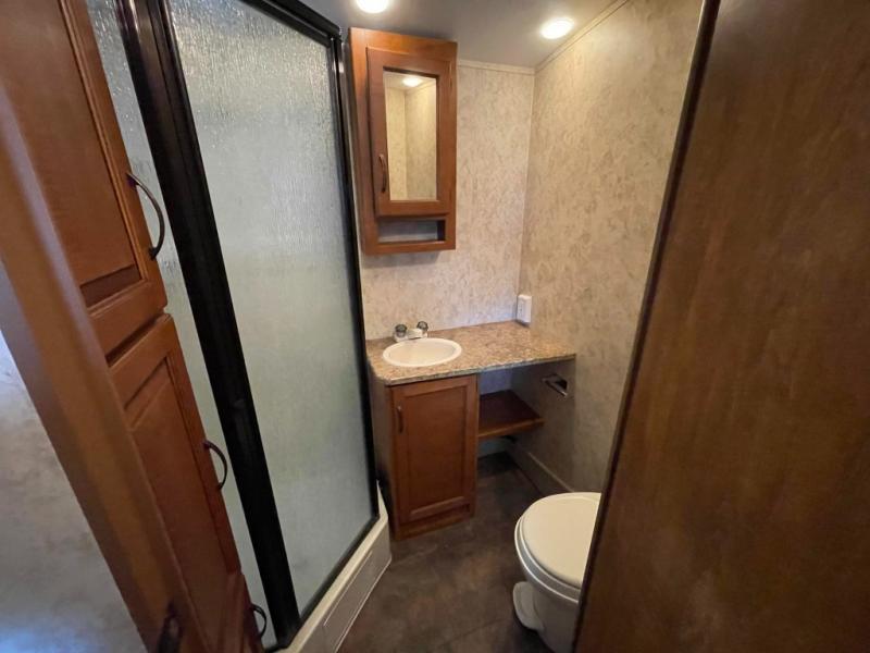 used Travel Trailers Keystone RV Premier Ultra Lite for sale, in Georgetown, TX Thumbnail 20