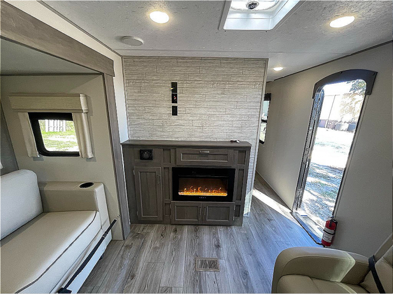 new Travel Trailers Coachmen Catalina Legacy Edition for sale, in Georgetown, TX Thumbnail 25