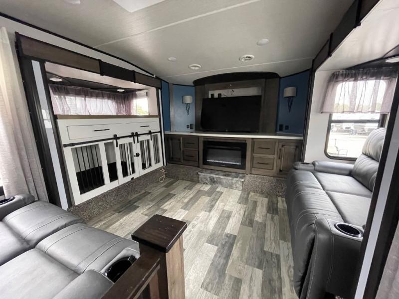 used Toy Haulers Heartland RV Cyclone for sale, in Georgetown, TX Thumbnail 27