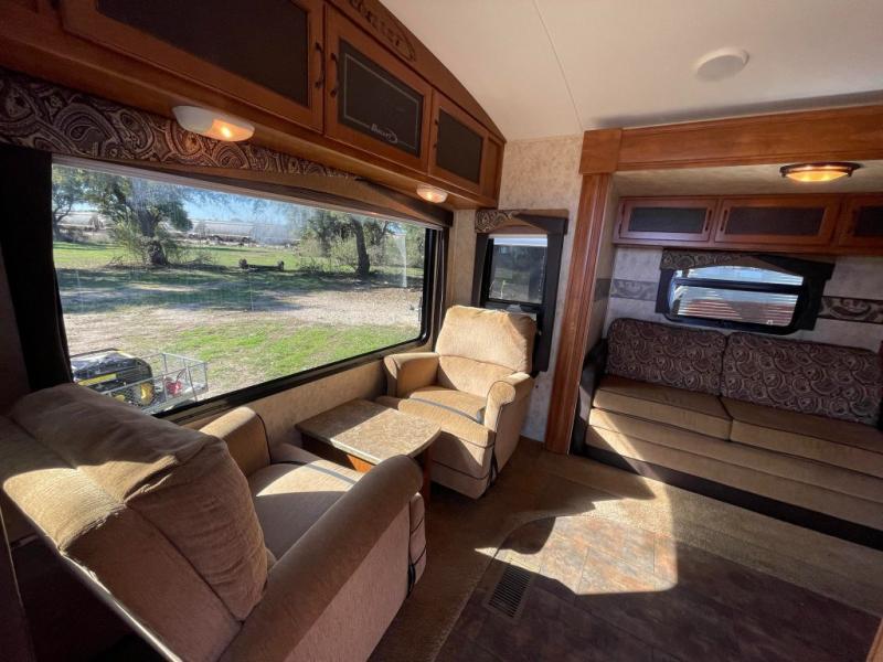 used Travel Trailers Keystone RV Premier Ultra Lite for sale, in Georgetown, TX Thumbnail 10