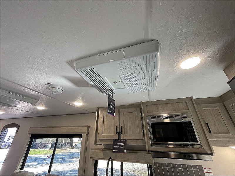 new Travel Trailers Coachmen Catalina Legacy Edition for sale, in Georgetown, TX Thumbnail 35
