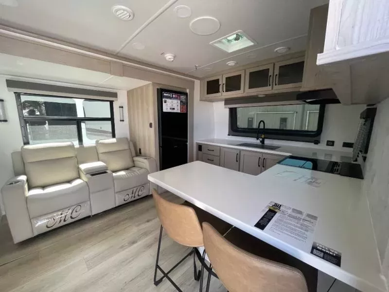 new Travel Trailers Forest River Rockwood Signature for sale, in Georgetown, TX Thumbnail 7