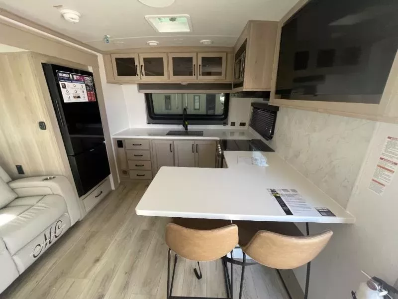 new Travel Trailers Forest River Rockwood Signature for sale, in Georgetown, TX Thumbnail 9