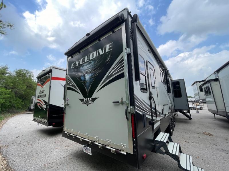 used Toy Haulers Heartland RV Cyclone for sale, in Georgetown, TX Thumbnail 11