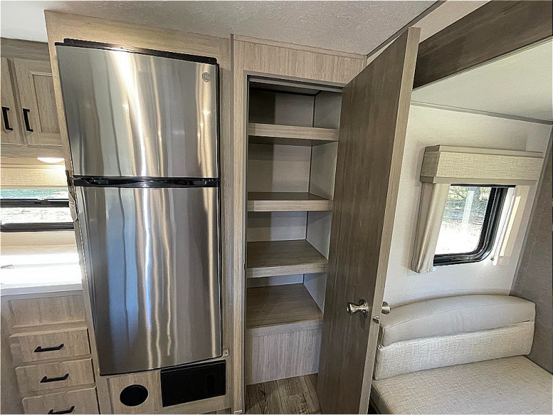 new Travel Trailers Coachmen Catalina Legacy Edition for sale, in Georgetown, TX Thumbnail 30