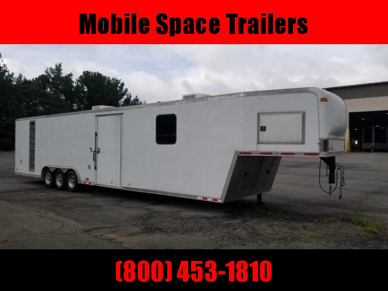 2000 Pace American 18K 40' Car Haluer w/ Living quarters Enclosed Cargo Trailer 2000 Pace American 18K 40' Car Haluer w/ Living quarters Enclosed Cargo Trailer