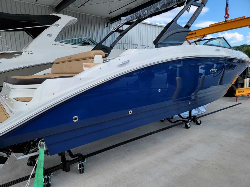 2023 Sea Ray 270 SDX Runabout Boat 2023 Sea Ray 270 SDX Runabout Boat