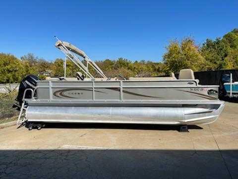 2011 Crest Classic Pontoon Boat 2011 Crest Classic Pontoon Boat