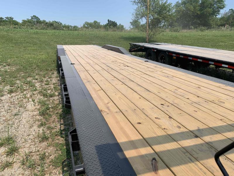 2022 IRON BULL 102 X 44 GOOSENECK TRIPLE AXLE EQUIPMENT TRAILER W/ DRIVE OVER FENDERS Near Me