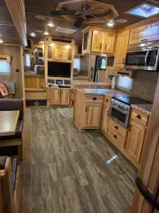 used Horse Trailers Lakota  for sale, in Clarksville, TN Thumbnail 17