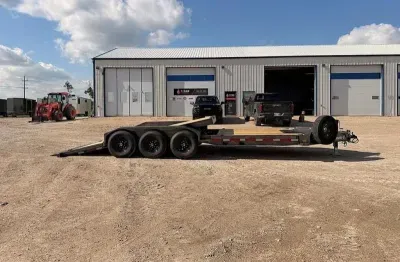 2026 Diamond C 24' Gravity Tilt Deck HDT 24K Trailer