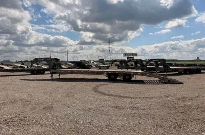 2026 Diamond C 32' Gooseneck 30K FMAX MR Trailer 
