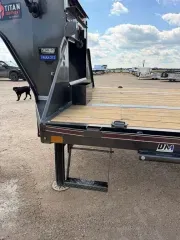 new Equipment / Flatbed Trailers Diamond C Trailers  for sale, in Steinbach, MB Thumbnail 21