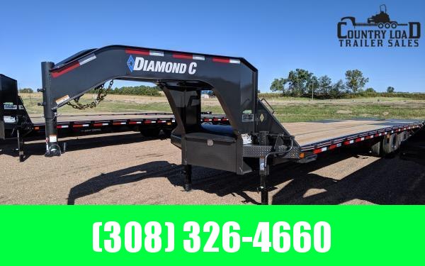 Diamond C FMAX210 32' Flatbed Trailer w/ Max Ramps Diamond C FMAX210 32' Flatbed Trailer w/ Max Ramps