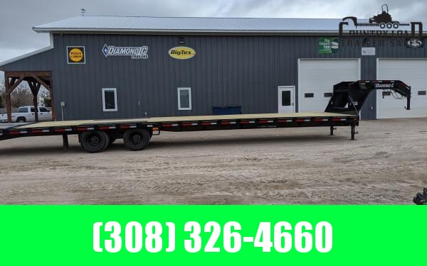 Diamond C FMAX212 30' Flatbed Trailer w/ Max Ramps Diamond C FMAX212 30' Flatbed Trailer w/ Max Ramps