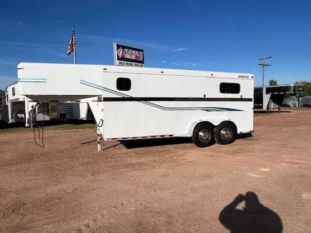 2000 Travalong 2 Horse Straight Load  Horse Trailer