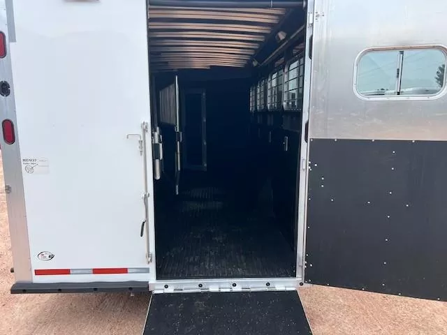 used Horse Trailers Logan Coach Trailers  for sale, in Merrill, WI Thumbnail 8