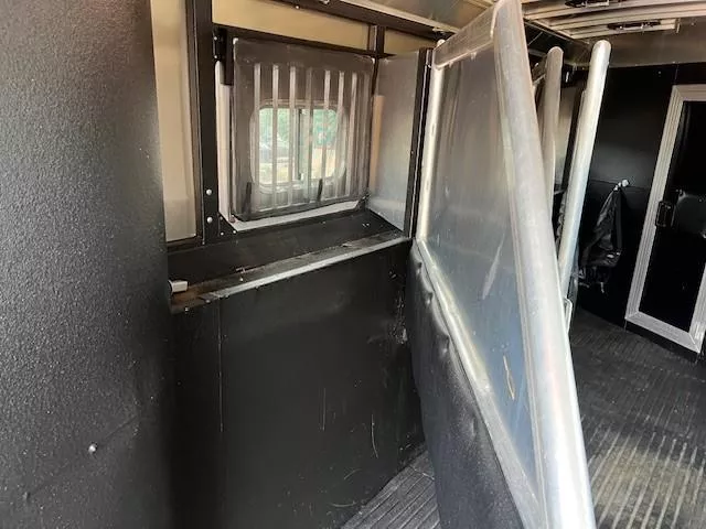 used Horse Trailers Logan Coach Trailers  for sale, in Merrill, WI Thumbnail 11