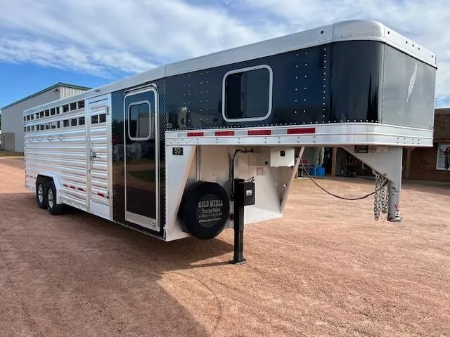 used Horse Trailers Featherlite  for sale, in Merrill, WI Thumbnail 5