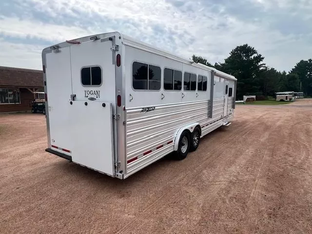 used Horse Trailers Logan Coach Trailers  for sale, in Merrill, WI Thumbnail 6