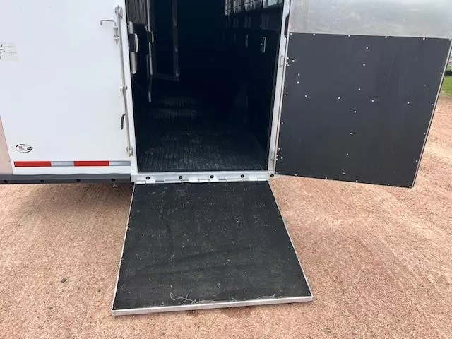used Horse Trailers Logan Coach Trailers  for sale, in Merrill, WI Thumbnail 9