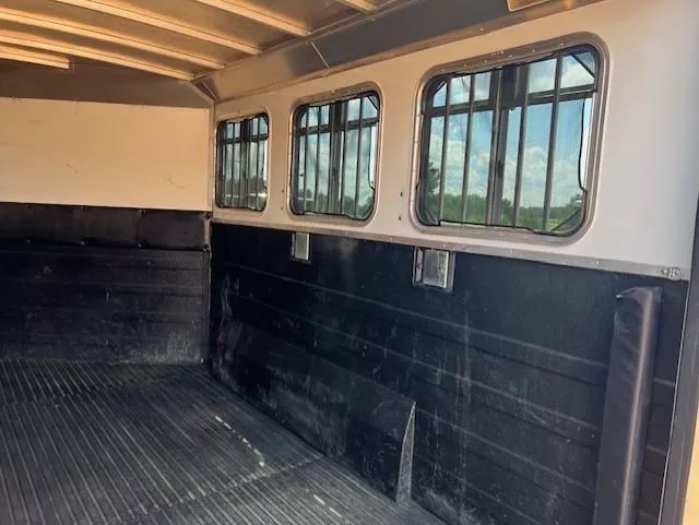 used Horse Trailers Logan Coach Trailers  for sale, in Merrill, WI Thumbnail 12