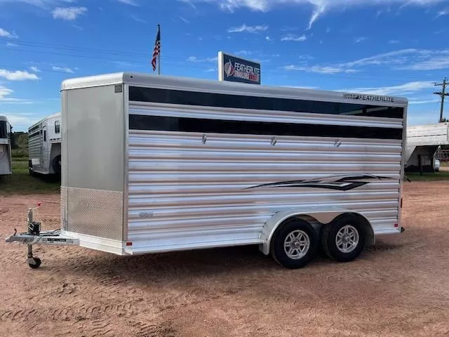 2022 Featherlite 9651 Horse Trailer