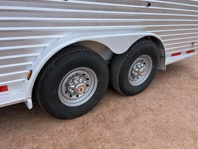 used Horse Trailers Featherlite  for sale, in Merrill, WI Thumbnail 31