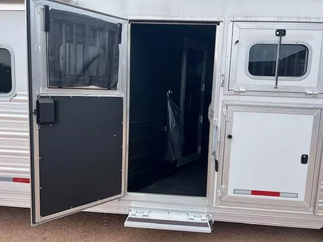 used Horse Trailers Logan Coach Trailers  for sale, in Merrill, WI Thumbnail 19