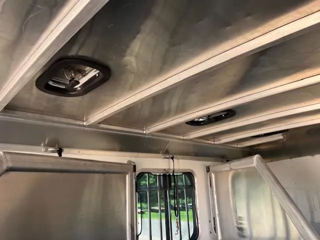 used Horse Trailers Logan Coach Trailers  for sale, in Merrill, WI Thumbnail 15