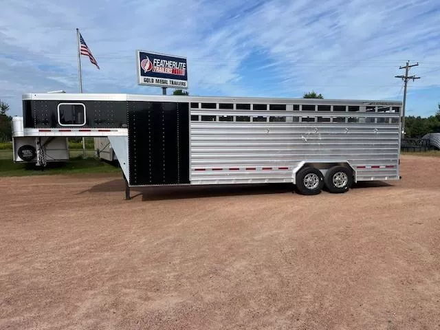 2023 Featherlite 8413 Horse Trailer