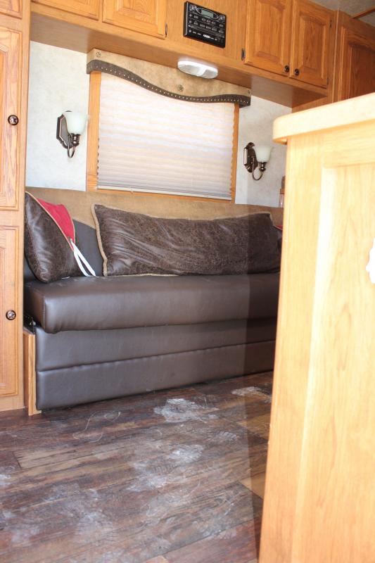 used Horse Trailers Hoosier Trailers  for sale, in Pilot Point, TX Thumbnail 16