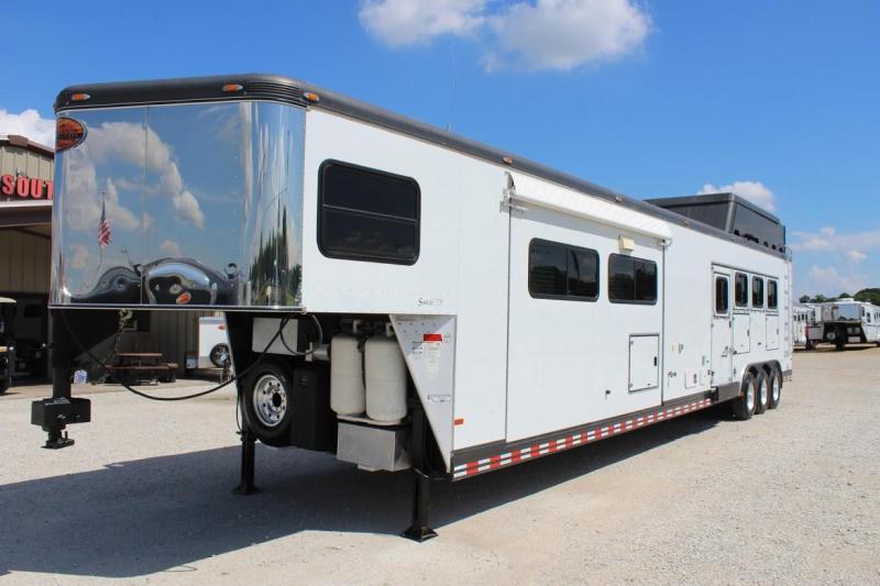 2007 Sundowner 4 horse with 19' Living Quarter with Slide Out 2007 Sundowner 4 horse with 19' Living Quarter with Slide Out