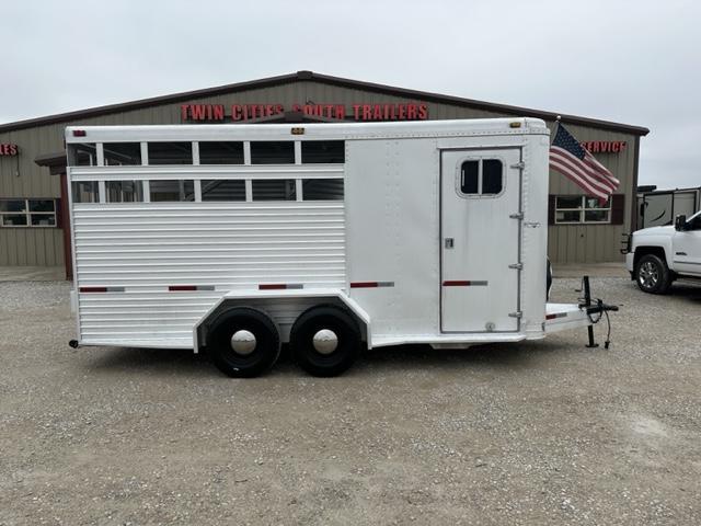 1986 Featherlite 16' Stcok Trailer 1986 Featherlite 16' Stcok Trailer
