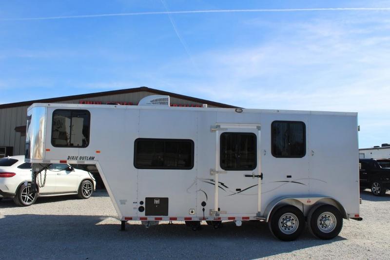 2021 Harmar 2 horse slant with 7' Living Quarter 2021 Harmar 2 horse slant with 7' Living Quarter
