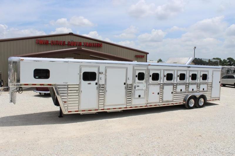 2008 Hart 6 horse with Dressing Room and Midtack 2008 Hart 6 horse with Dressing Room and Midtack