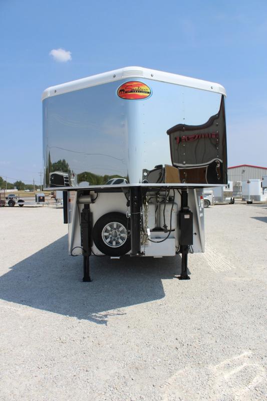 used Horse Trailers Sundowner Trailers  for sale, in Pilot Point, TX Thumbnail 3